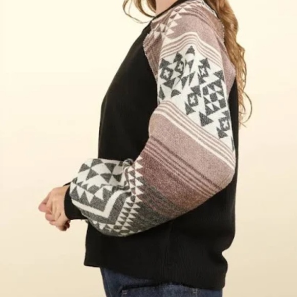 NWT 2XL Boho Aztec Balloon Sleeve Knit Top | Black Geo Pullover Plus Size 2XL - Picture 2 of 3